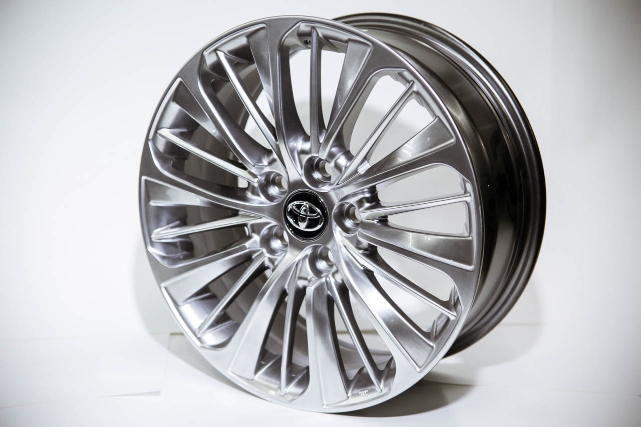 Replica 5372 MG 7x17/5x114.3 D60 ET40 серебристый