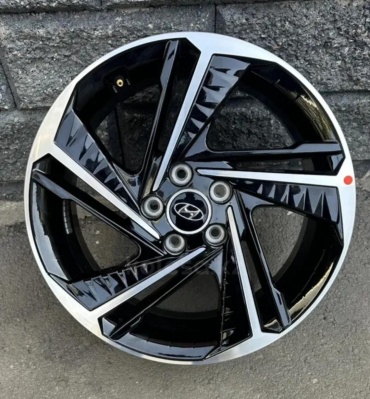 KIA 5895WER 7.5x18/5x114.3 D67.1 ET45 4 диска черный, серебристый