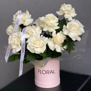 Floral композиция в коробке роза 9 шт 40 см
