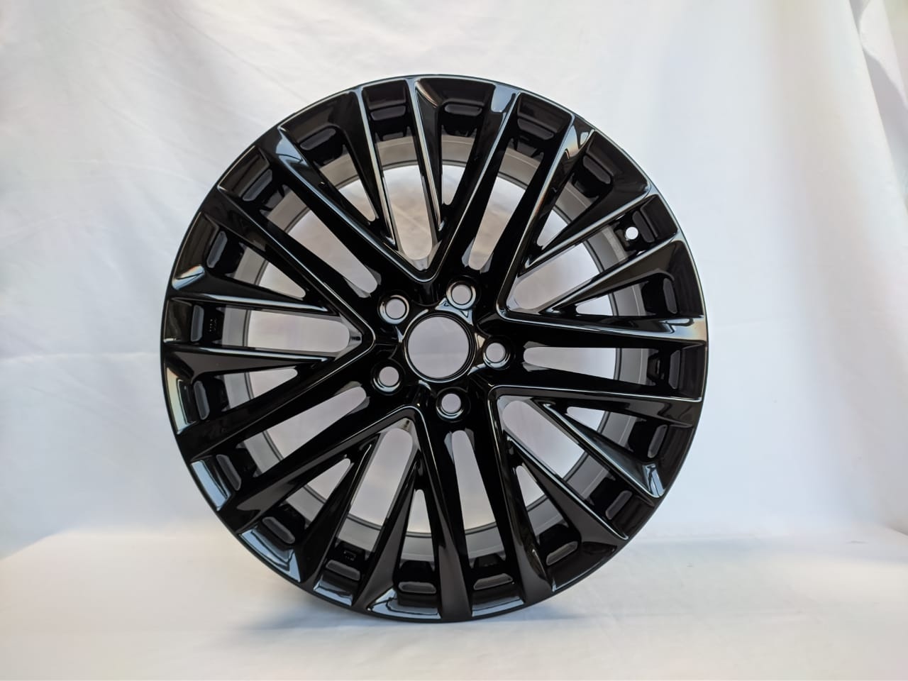 RS 743 8x18/5x114.3 D60.1 ET40 черный