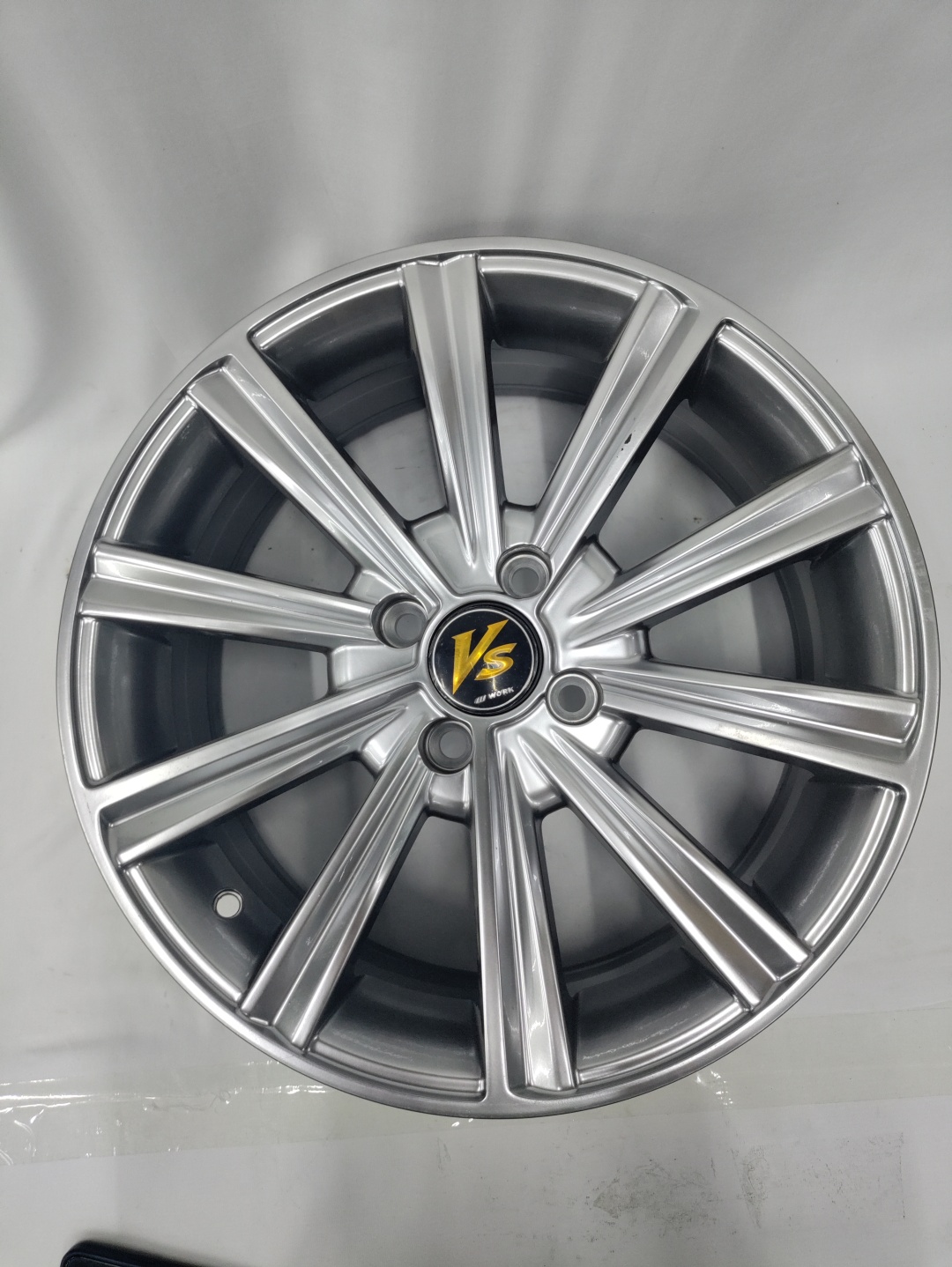 LKN 188 6.5x16/4x100 D67.1 ET35 серебристый