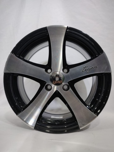 Replica bk5843 7x15/4x100 D67.1 ET35 4 диска черный, серебристый