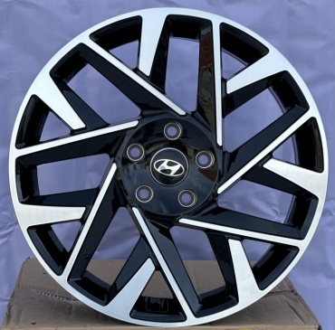 Wheels 1072 7.5x18/5x114.3 D67.1 ET48 4 диска черный, серебристый