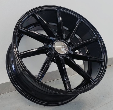 Replica 177 7.5x17/5x112 D66.6 ET42 4 диска черный