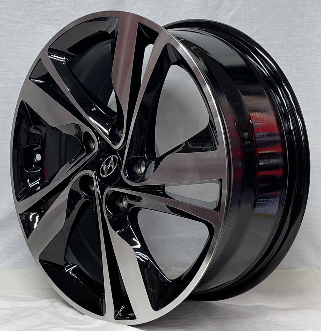 Bai Wheels 5258 7x17/5x114.3 D67.1 ET45 серебристый, черный