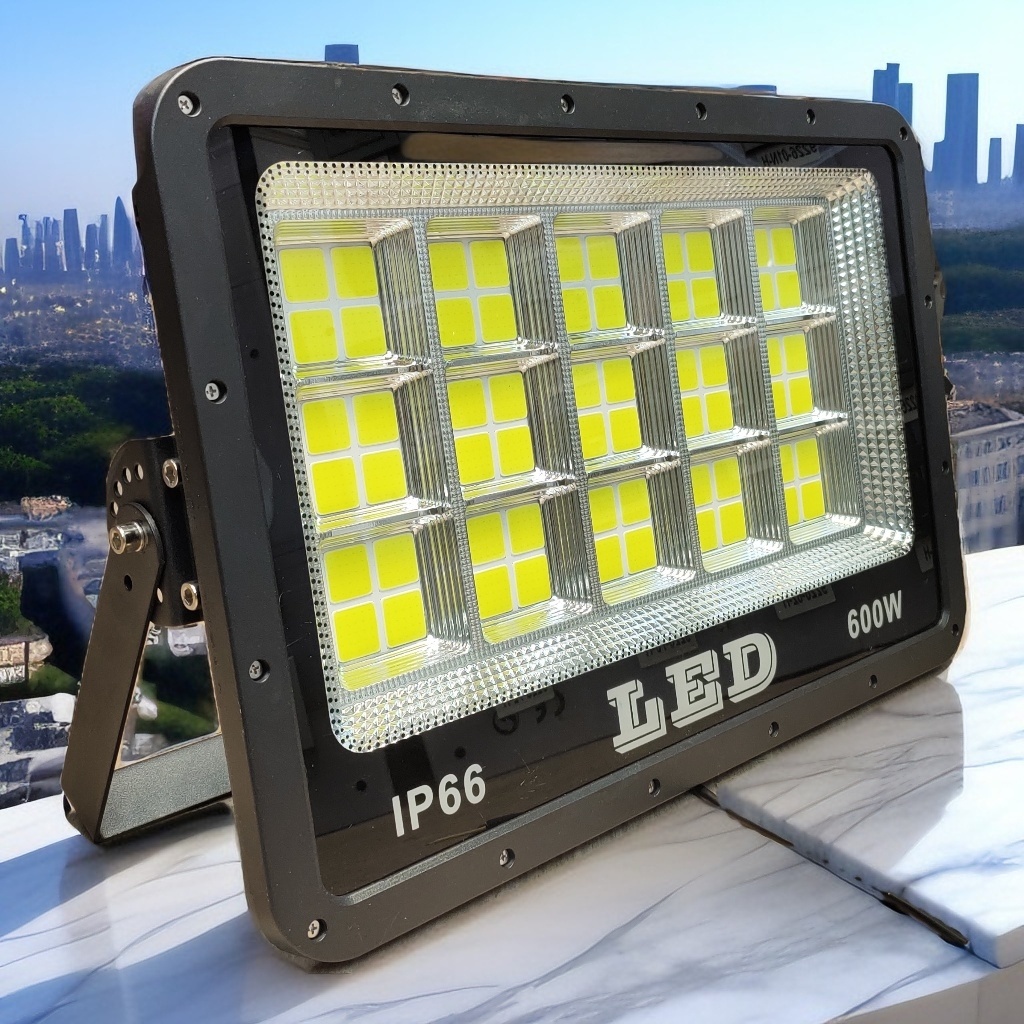 Прожектор на кронштейне LED 600 Вт, холодный белый