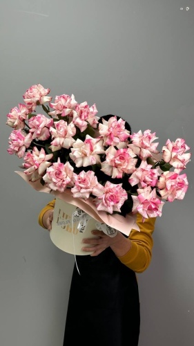LULU flowers композиция в коробке роза 19 шт 50 см