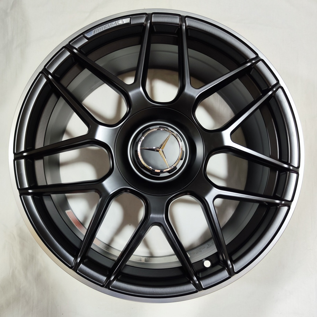 Mercedes-Benz Z1 8x18/5x112 D66.6 ET38 4 диска серебристый, черный матовый