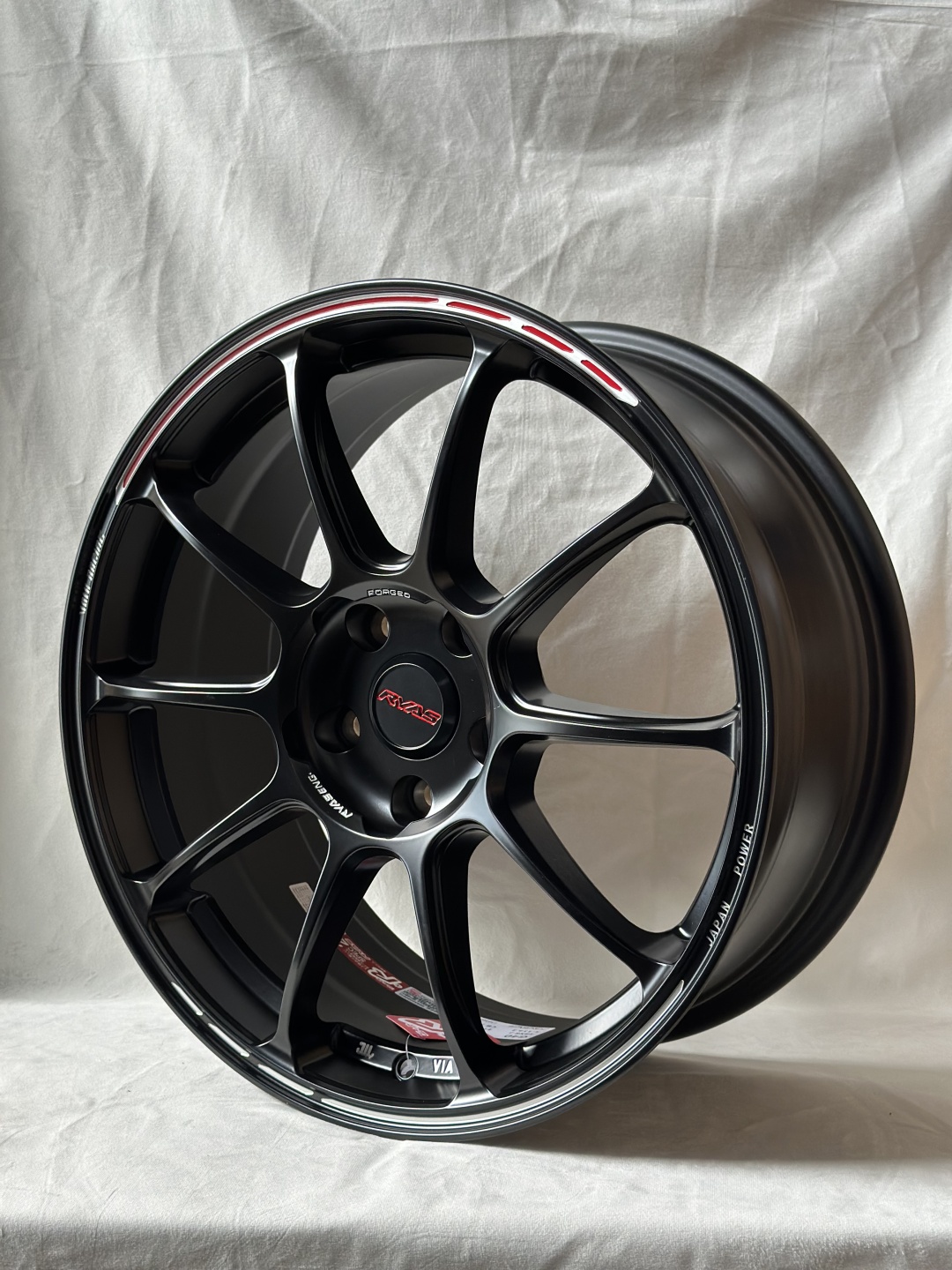 Replica RYAS 8x18/5x114.3 D73.1 ET38 4 диска черный