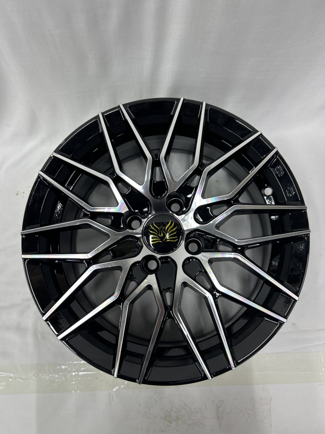 LKN 3351 6.5x15/4x100 D67.1 ET35 черный, серебристый