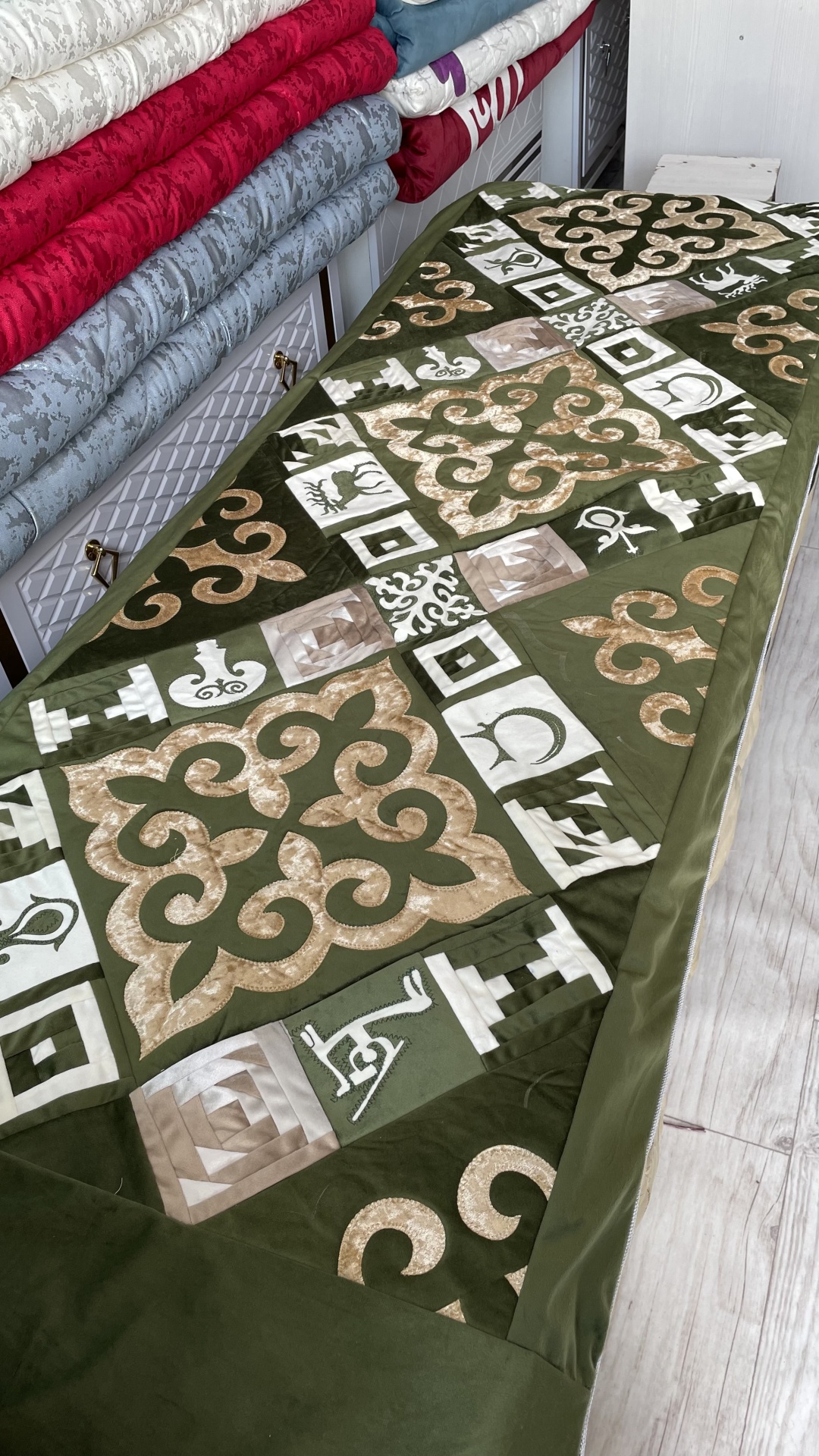 Ак Макта Кыз Жасауы комплект корпе с подушками 230x80 см, вата, синтепон, хаки