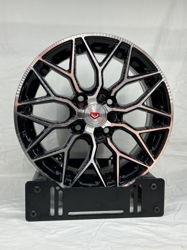 LKN Lkn4578 6.5x15/4x114.3 D67.1 ET35 4 диска черный, серебристый