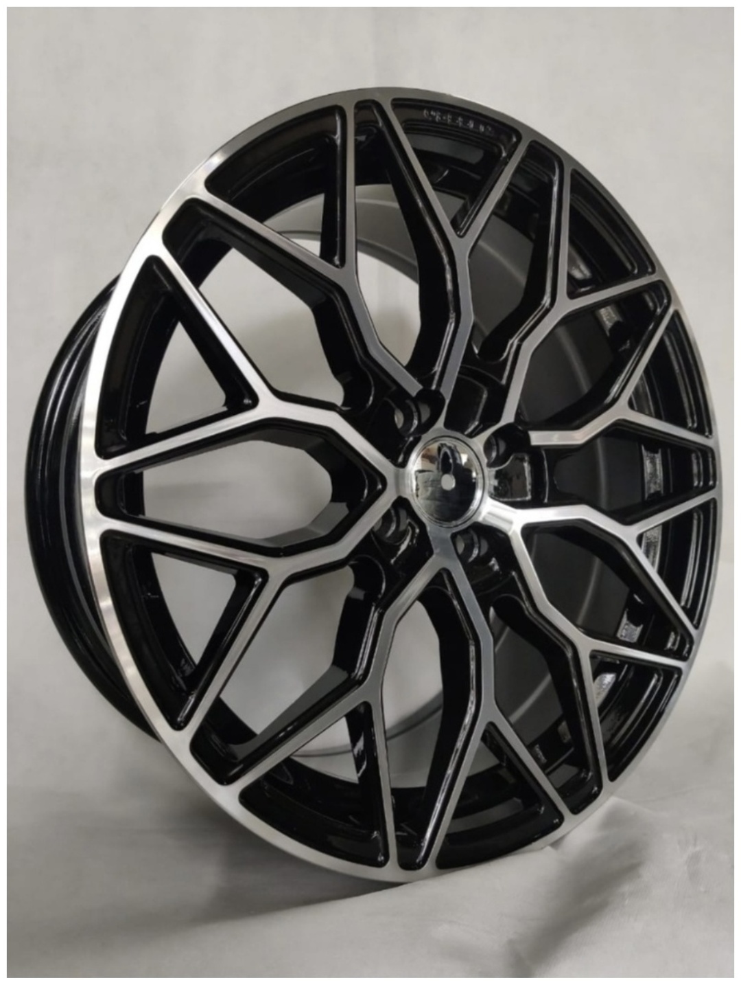 SSM 3445 7.5x17/4x100 D67.1 ET35 черный, серебристый