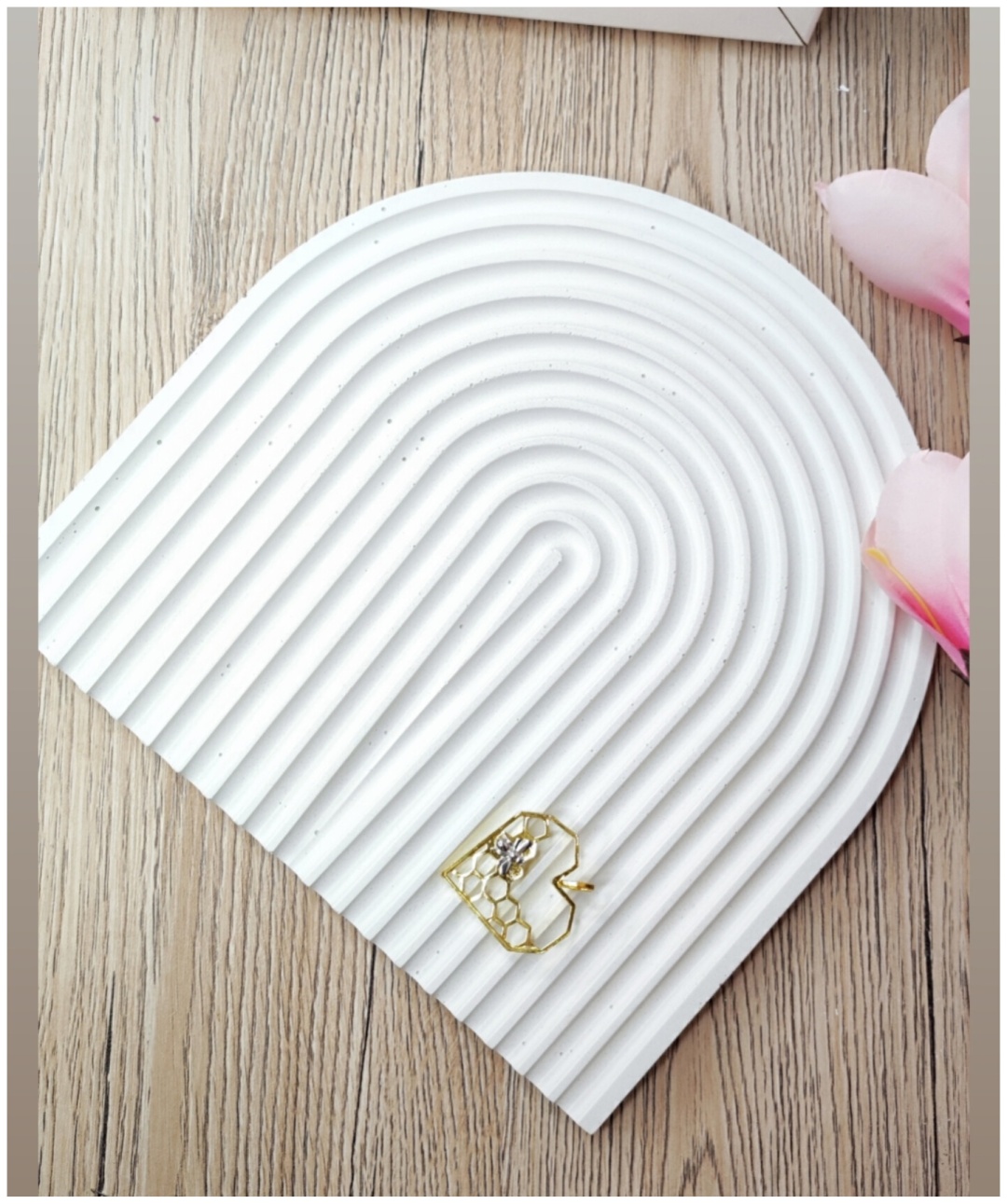 Поднос Emma Jewelry универсальное гипсоцемент