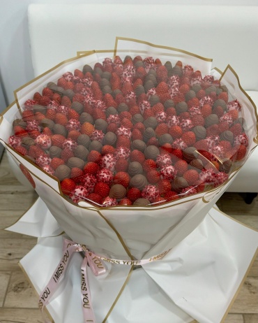 Клубника в шоколаде 150 шт