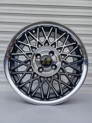 RNO QZ3375 6.5x15/4x100 D67.1 ET35 4 диска черный, серебристый