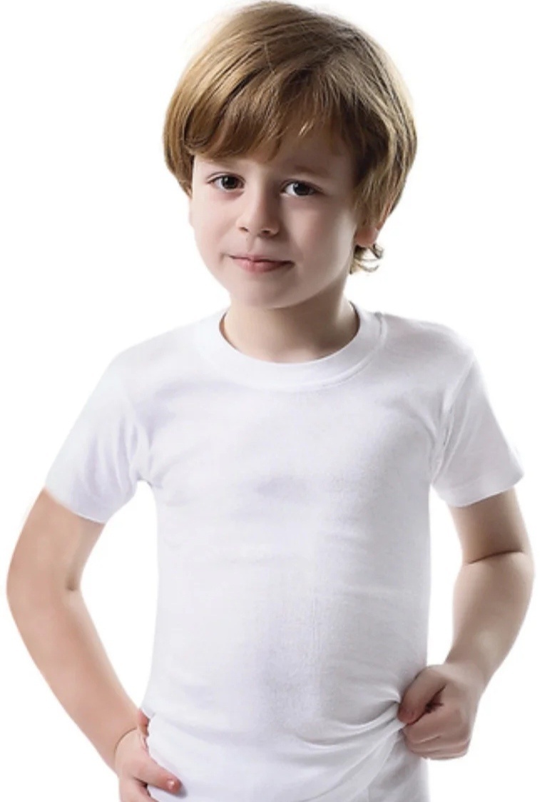 18 белый мальчик. Байкар 2222. Футболка для мальчика Байкар 2222. Мальчик в белой футболке. Белые футболки детские