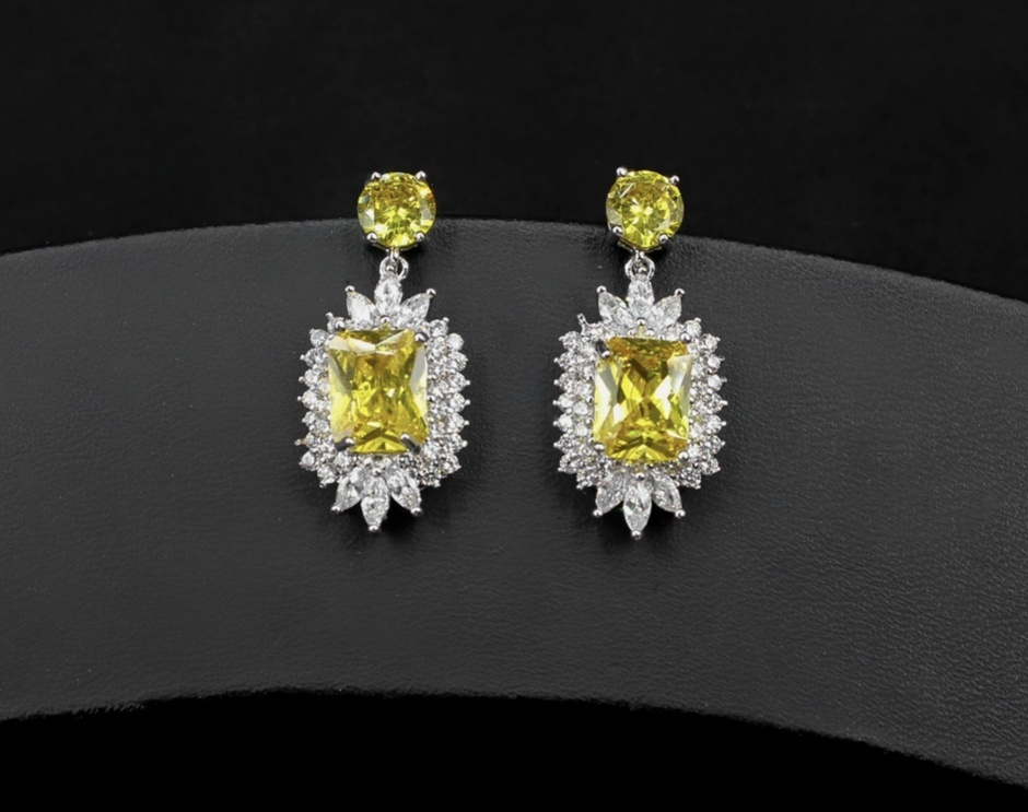 Серьги LoLo Crystals бижутерный сплав, цирконий