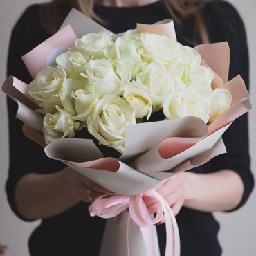 Bestflowers моно-букет в оформлении роза 29 шт 60 см