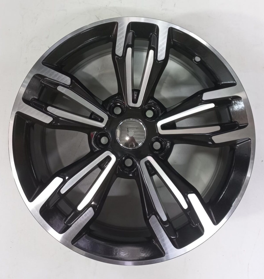 Auher 1052 7x17/5x114.3 D73.1 ET35 черный, серебристый