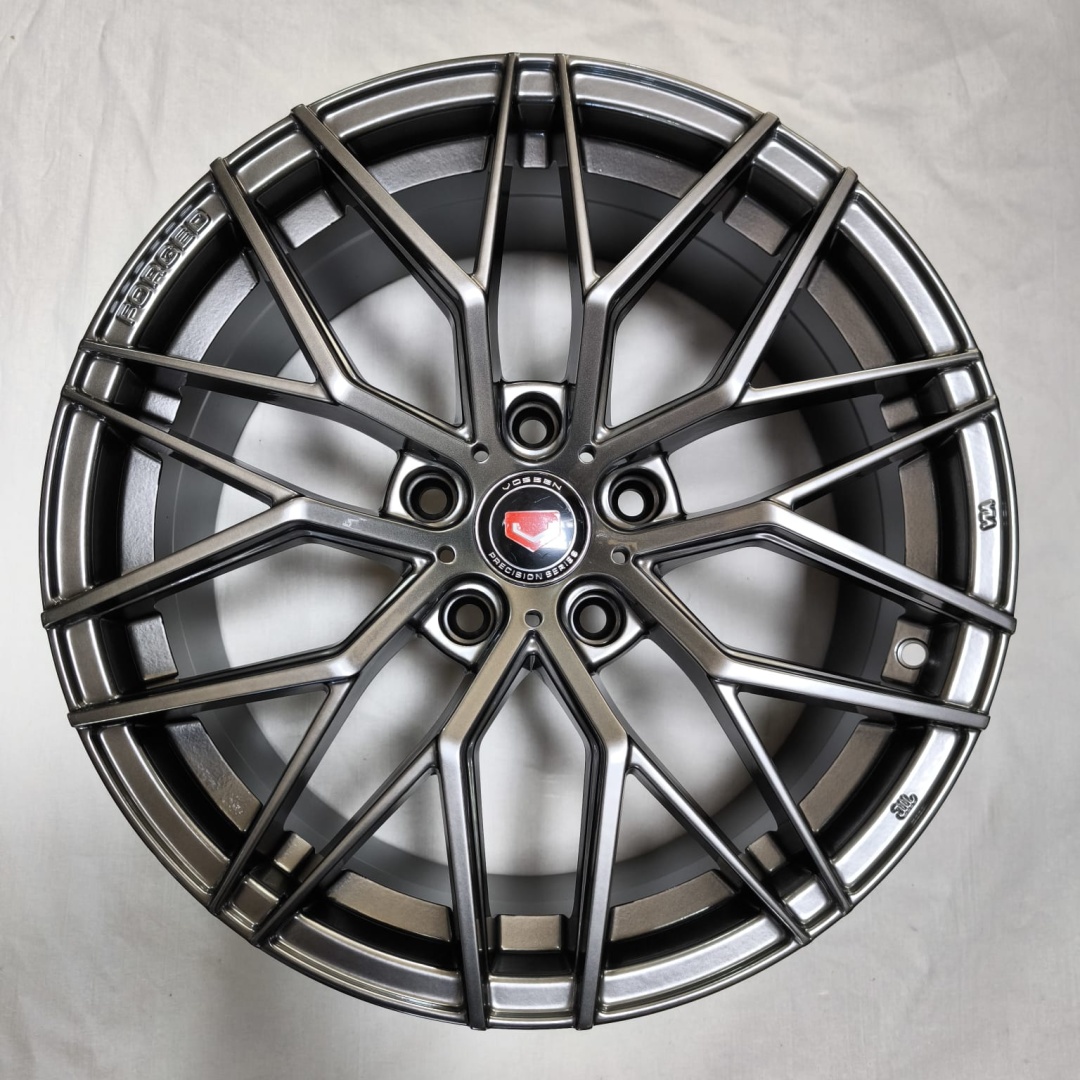 Vossen 8688 7.5x17/5x114.3 D67.1 ET35 4 диска графит