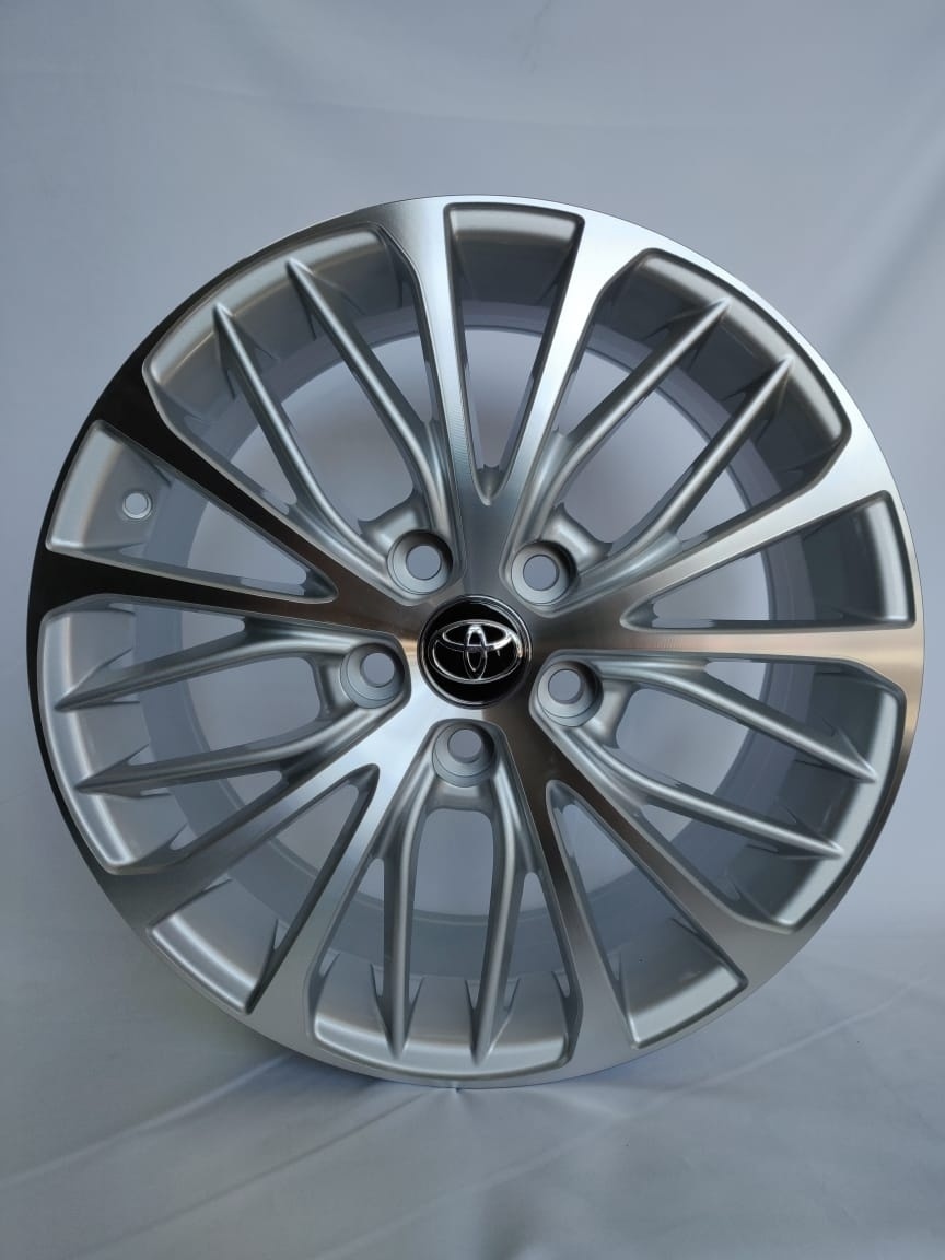 RS 215 7.5x17/5x114.3 D60.1 ET45 серебристый