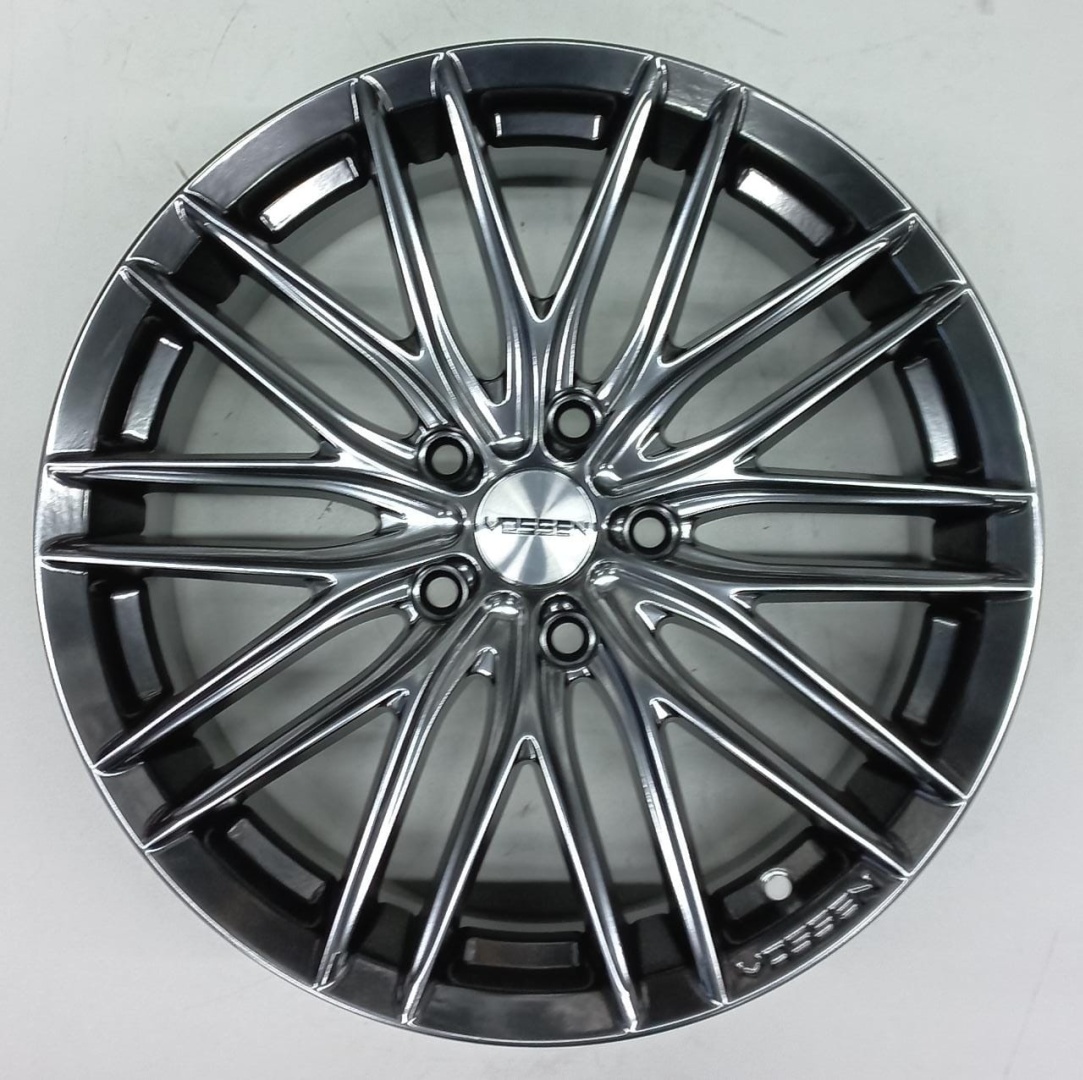 Vossen 575 7.5x17/5x114.3 D73.1 ET38 графит