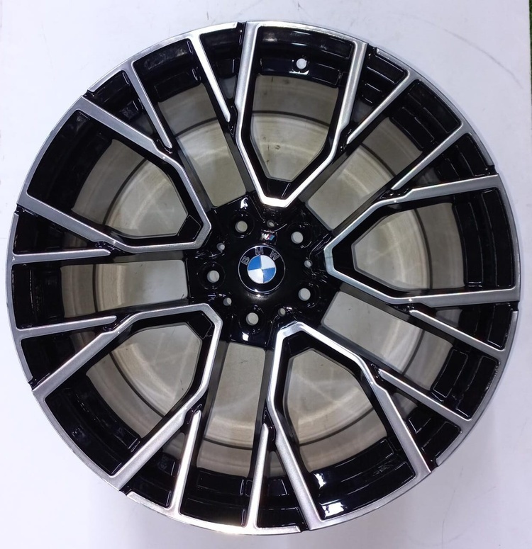 Wheels 5769 9/10.5x20/5x120 D74.1 ET35 черный, серебристый