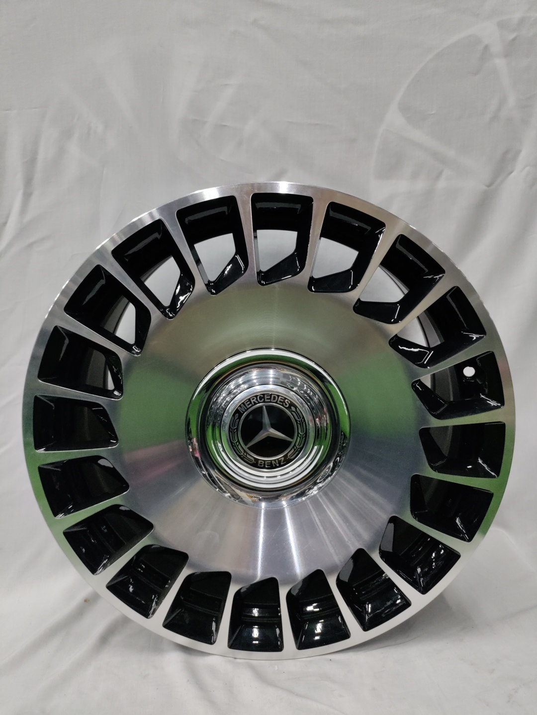 LKN Lkn815 8.5x19/5x112 D66.56 ET35 серебристый, черный