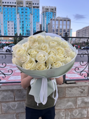 Talan flowers моно-букет в оформлении роза 25 шт 50 см