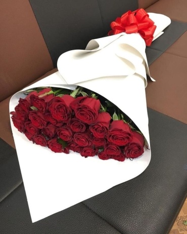 Talan flowers моно-букет с открыткой роза 25 шт 60 см