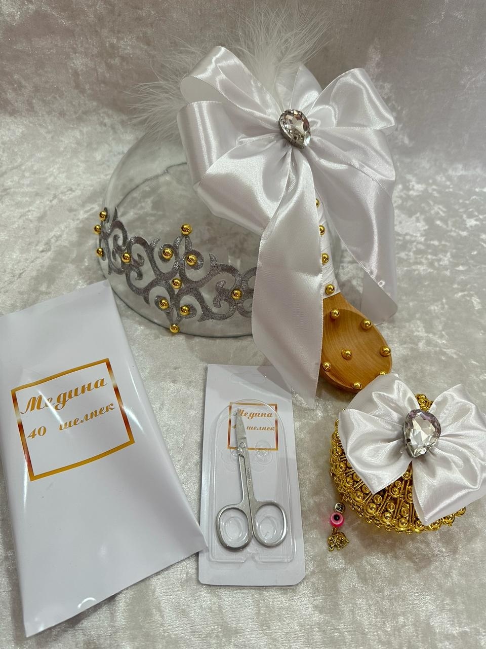 Қара және ақ лесбияндық бейне Ол оның мүшесін алып, оны сора бастады.