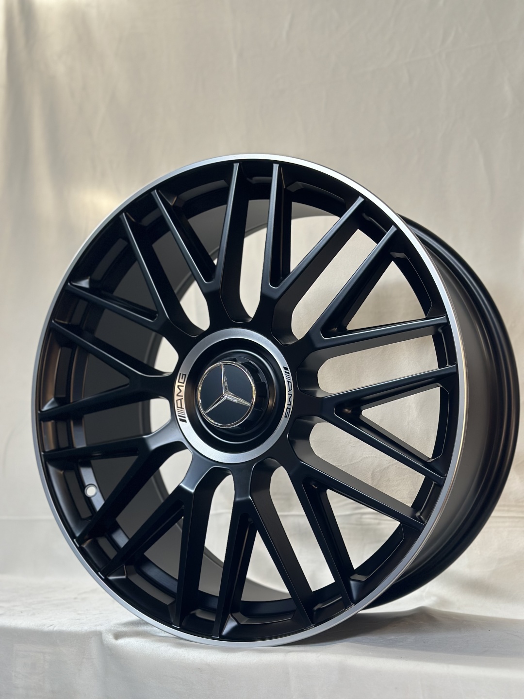 Mercedes-Benz D932 8.5x20/5x112 D66.56 ET38 4 диска черный