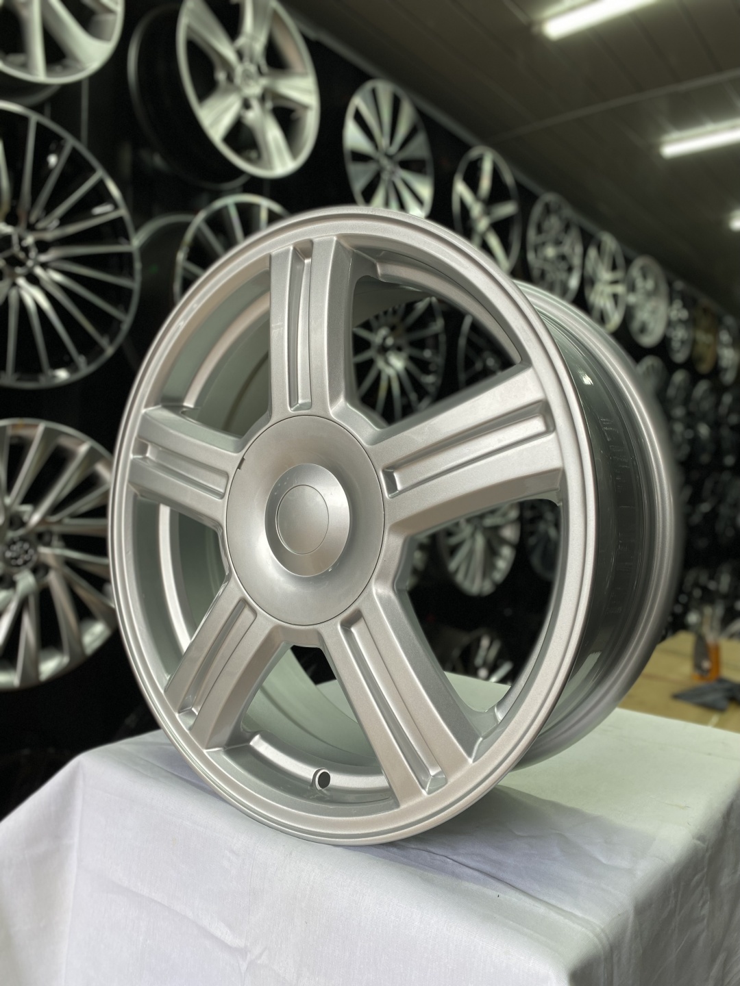 RNO 332 5.5x14/4x98 D58.6 ET35 серебристый