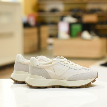 Кроссовки Covani бежевый