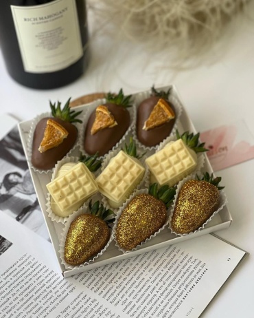 Maison Sweet Berry клубника в шоколаде 20х20 см