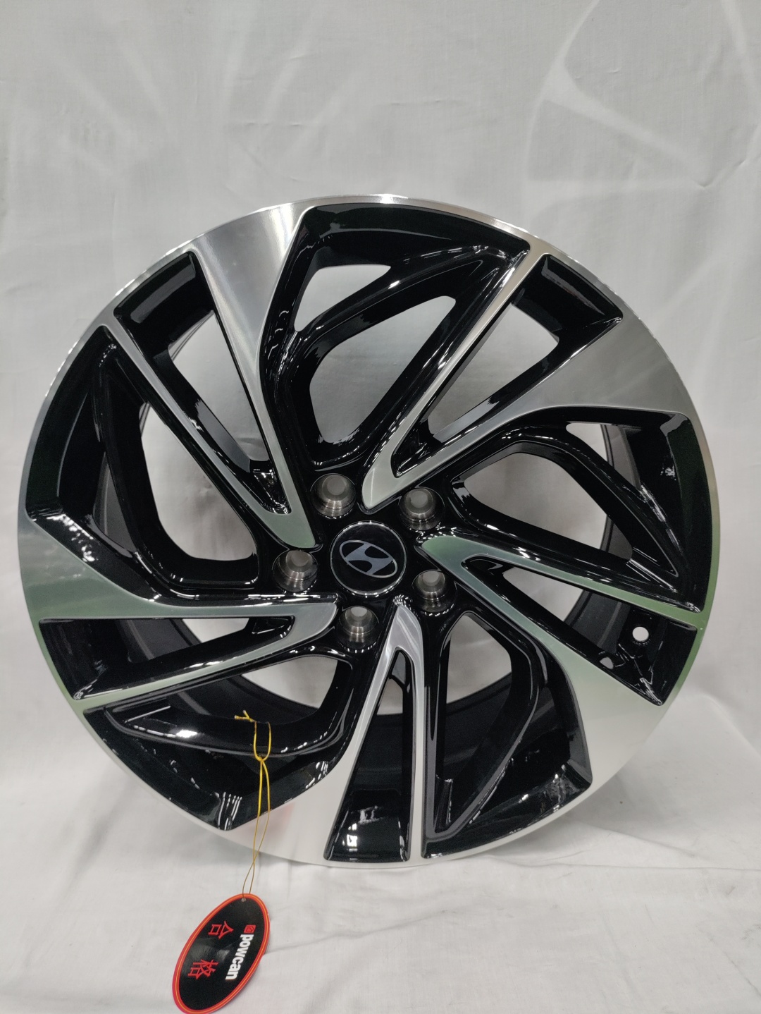 LKN Lkn1009 7.5x19/5x114.3 D67.1 ET51 серебристый, черный