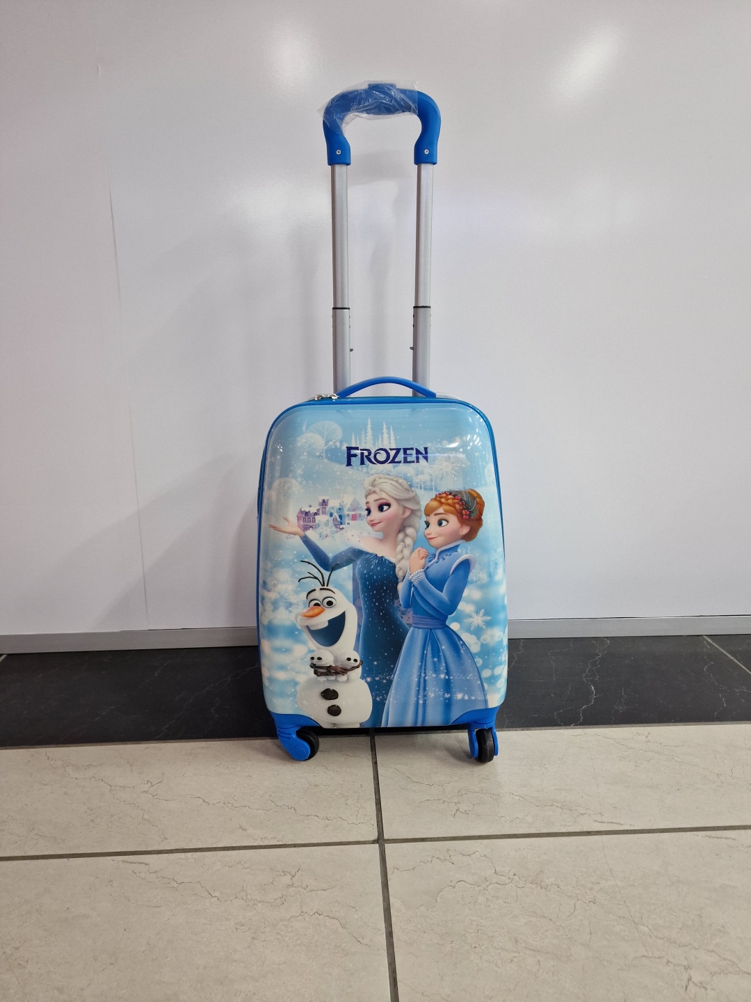 Чемодан DISNEY PRINCESS ZAQ/74 полипропилен 22 л голубой, синий