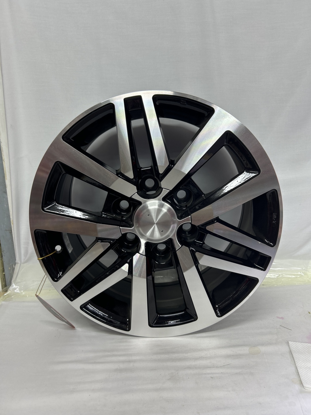SSM 0908 7.5x17/6x139.7 D106.2 ET25 серебристый, черный