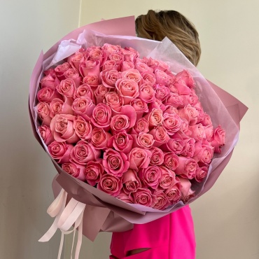 Floral моно-букет в оформлении роза 101 шт 50 см
