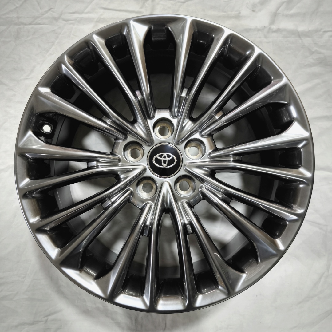 Wheels 748 8x18/5x114.3 D60.1 ET45 4 диска графит