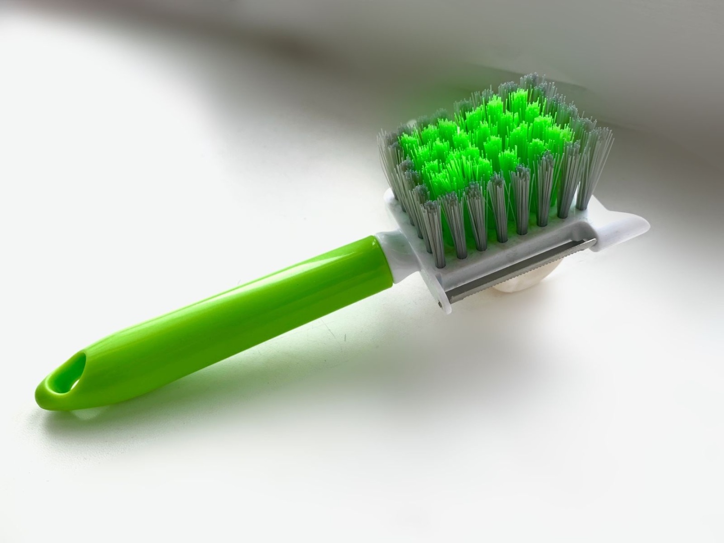 Овощечистка 30124896_906986 зеленый
