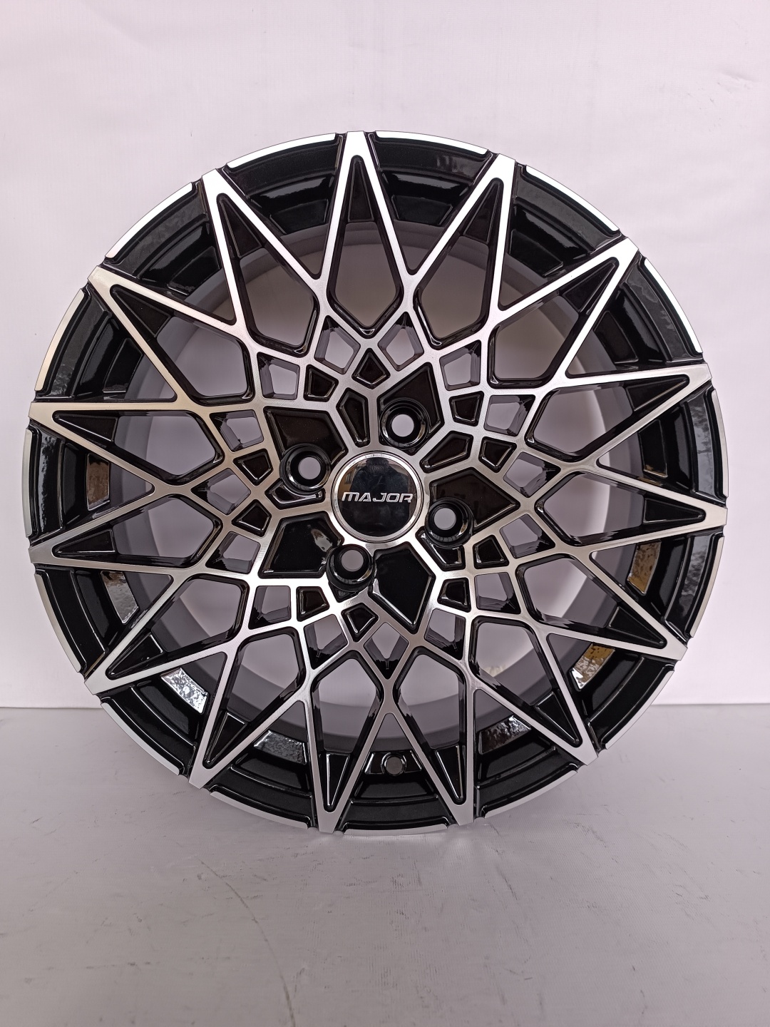 RNO 1089 6.5x15/4x100 D67.1 ET35 серебристый, черный