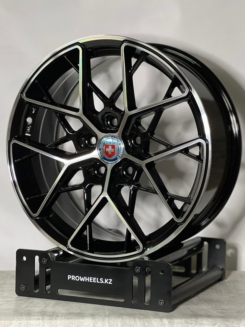 Pro Wheels HRE 7.5x17/5x114.3 D73.1 ET35 4 диска черный, серебристый