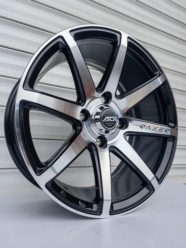 RNO YL3733 7x15/4x114.3 D67.1 ET35 4 диска черный, серебристый