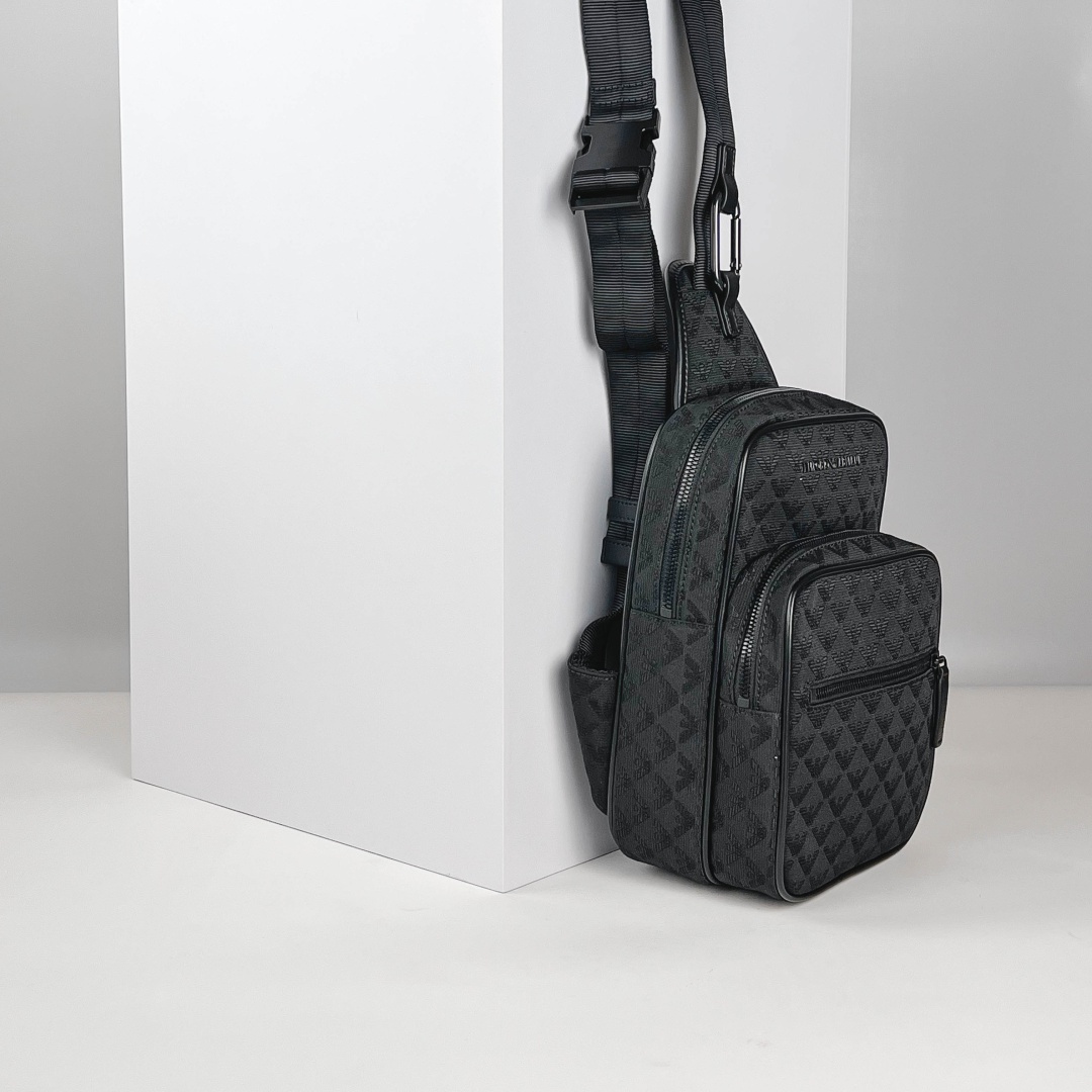 Сумка слинг Emporio Armani текстиль черный