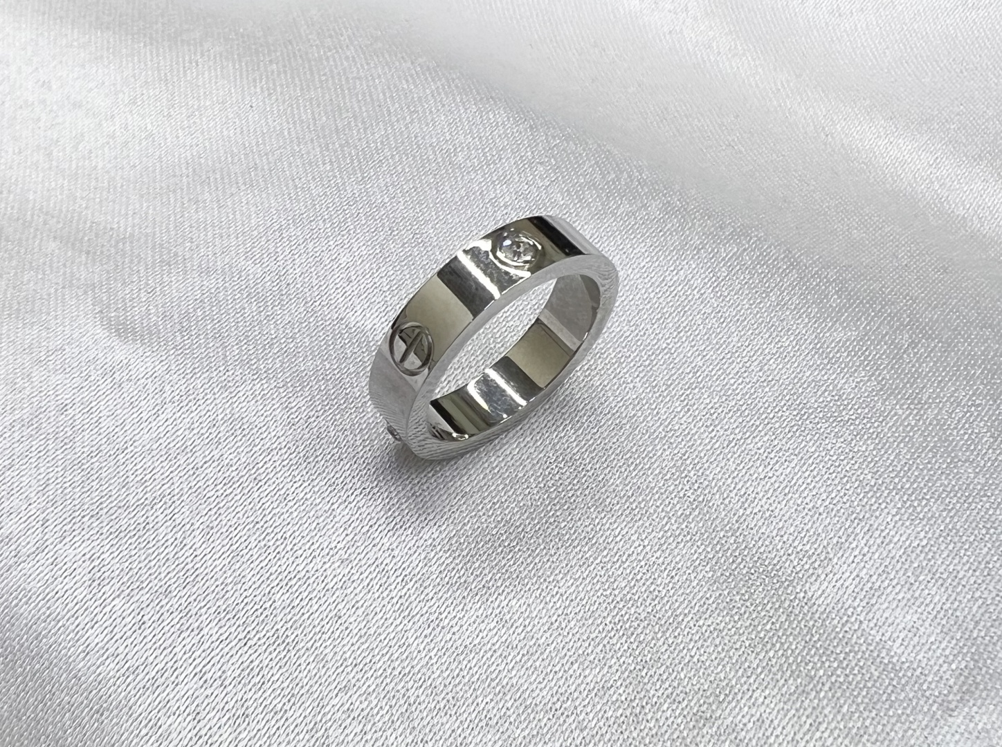 Кольцо Stainless Steel размер 18 титан, серебристый, стразы