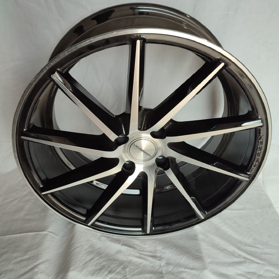 Vossen CVT 7.5x17/4x100 D67.1 ET35 черный, серебристый