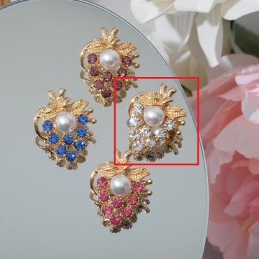 Брошь Queen fair бижутерный сплав, жемчуг, стразы
