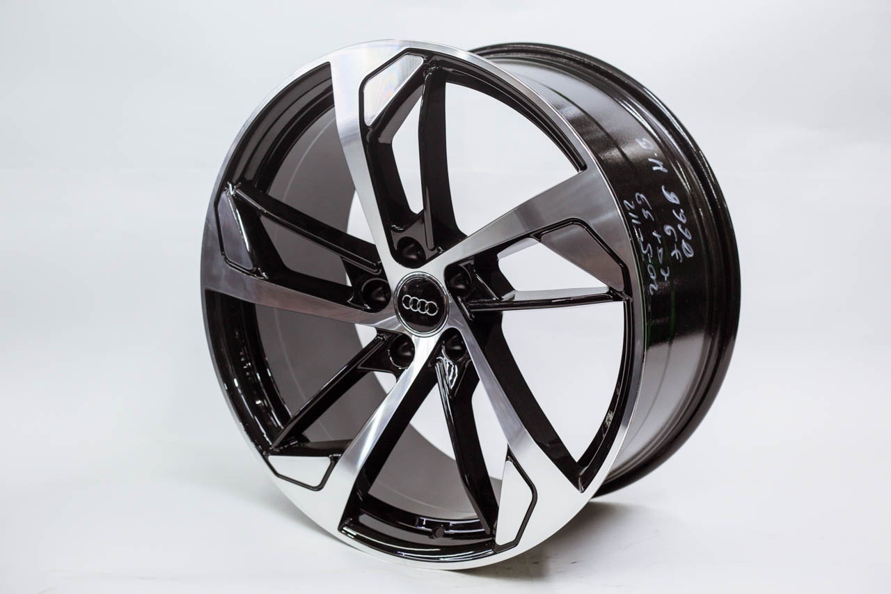 VAG 5366 9x20/5x112 D66.6 ET33 черный, серебристый